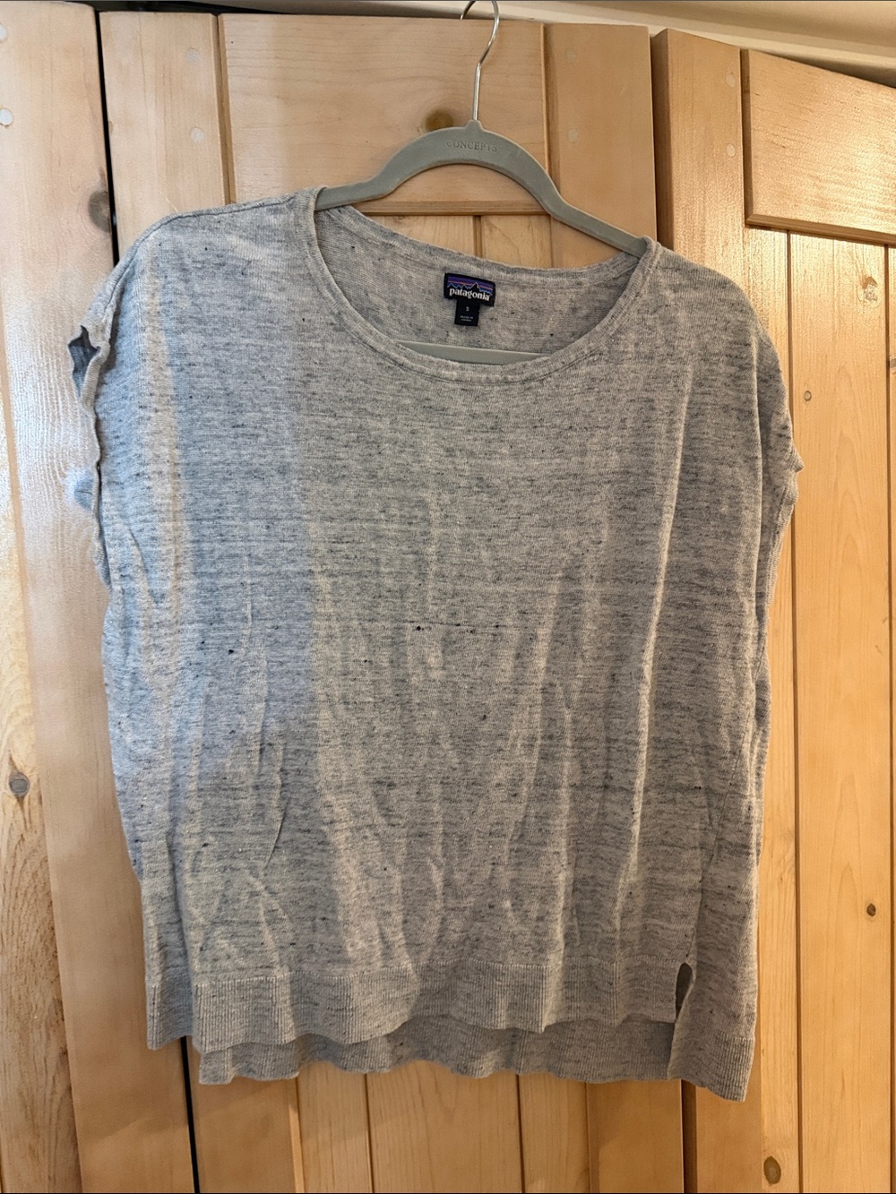 Patagonia Light Heather Gray linen Short Sleeve Knit Top